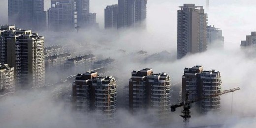 В Китае закрыты десятки скоростных дорог: люди не могут доехать домой